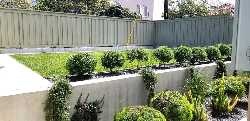 Fully Remodeled Sunset One Bedroom Garden Apartment — Photo 2