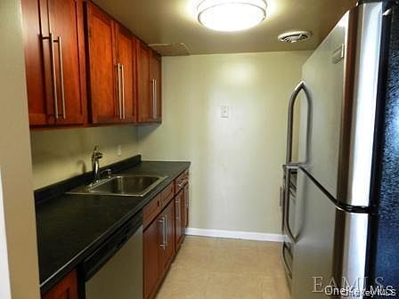 2nd image of 304 Chateau Rive #304