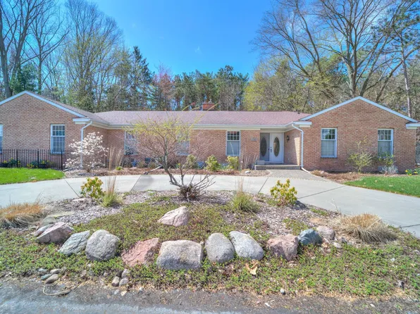 4261 Lin Nan Ln, Norton Shores, MI 49441