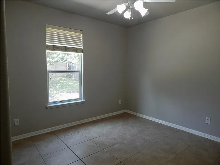 1110 Willowbrook Dr — Photo 21