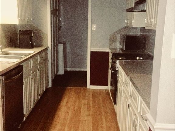 4th image of 209 Saint Clair Dr