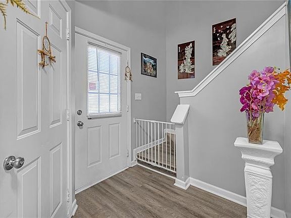 3rd image of 6722 Gallant Ct SE