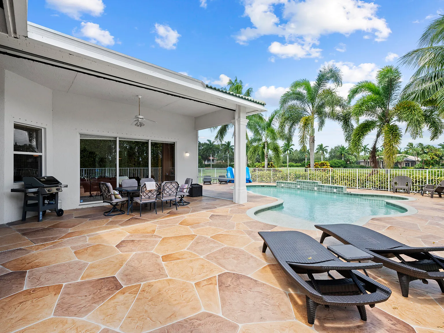 4 bed, 3.5 bath, 3117 sqft, $11,500 — Photo 3