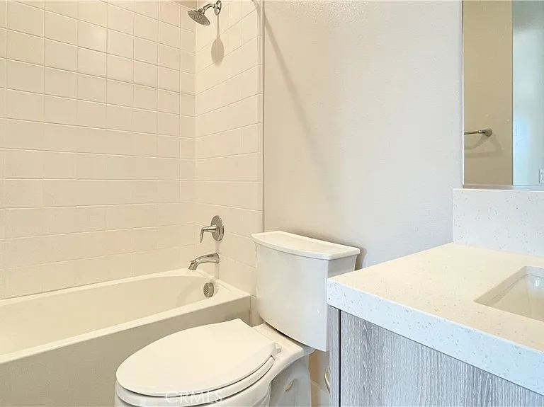101 Walworth — Photo 34