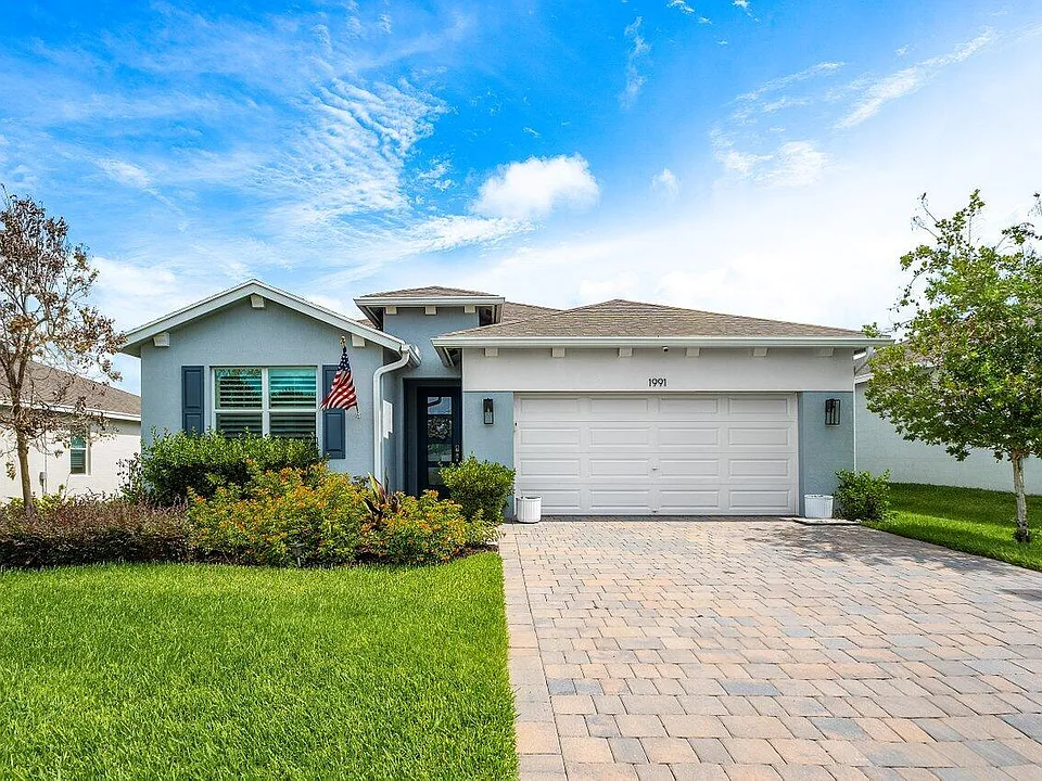 1991 NE Ocean Dunes Dr