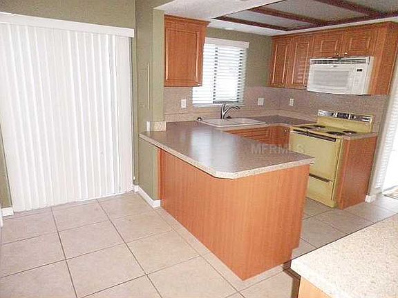 3rd image of 1807 Village Ct