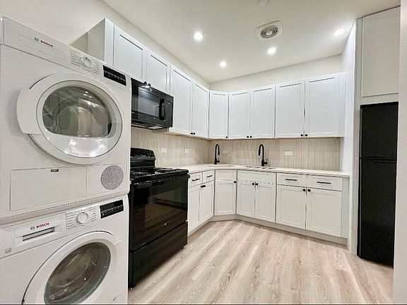 5th image of 952 Bedford Ave #3C