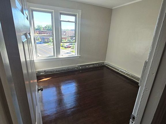 4th image of 93 Maple Ave #5B-1Ba-1450Sqft
