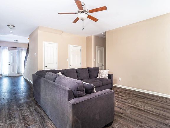 4th image of 114 Broomsedge Ln