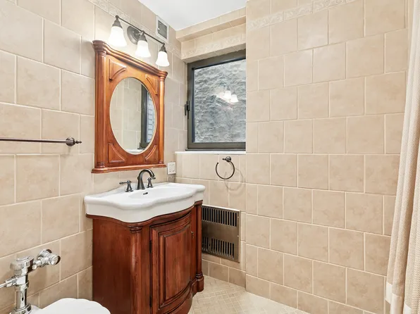 25 East 83rd Street image 7 of 7