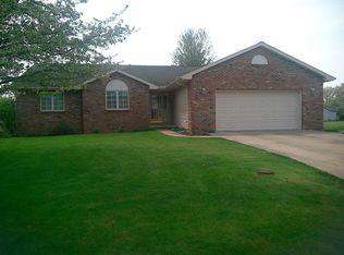 5 Park Ct, Oreana, IL 62554