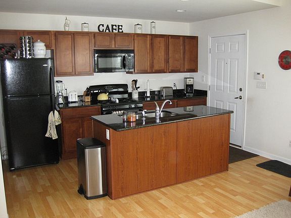 4th image of 7432 Goodwalt Ave