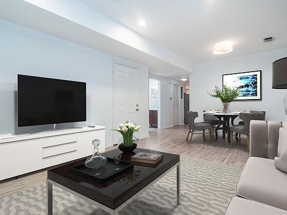 3rd image of 2326 N Rockwell St #1
