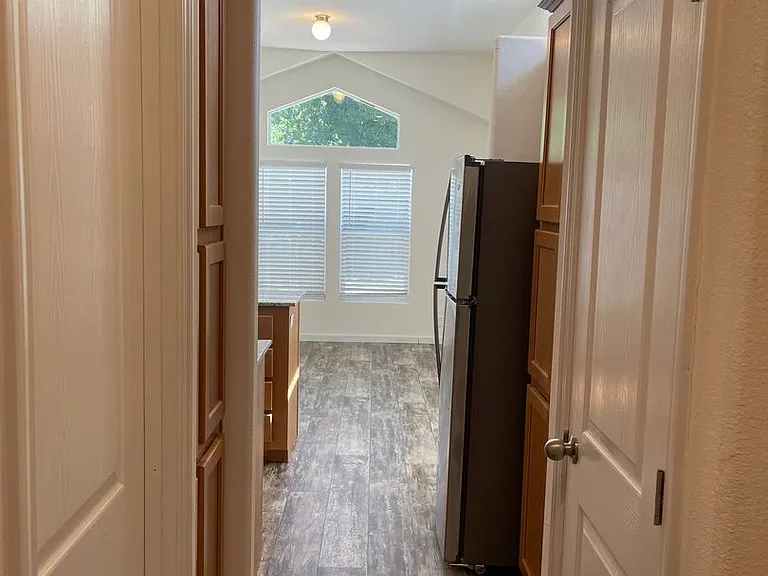 2646 Sharon Ave — Photo 12