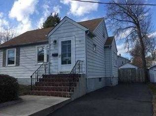 27 Phelps Ave, Bergenfield, NJ 07621