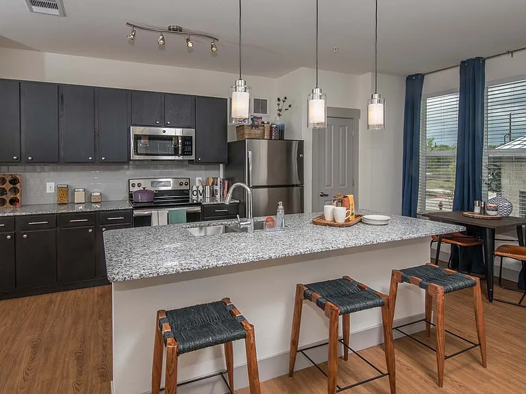 Ocotillo Apartments — Photo 6