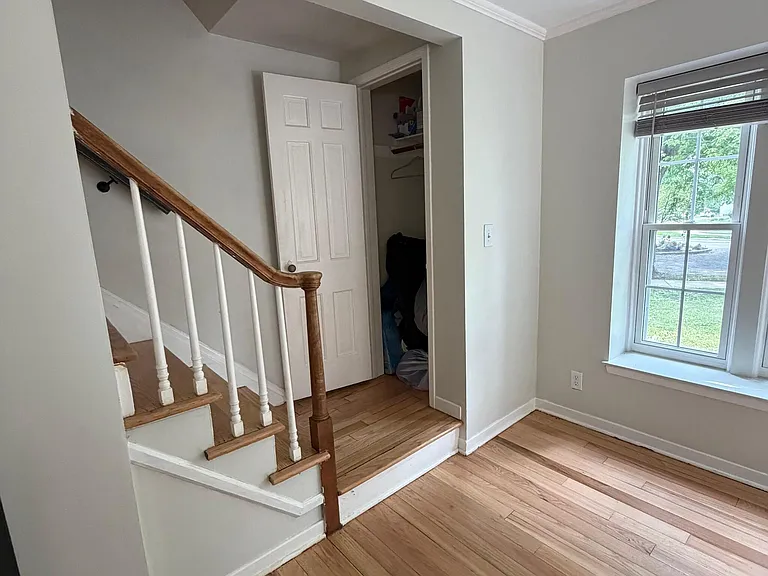 3770 Brewster St — Photo 10