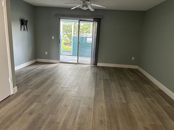 5th image of 11486 Bay St NE #11486