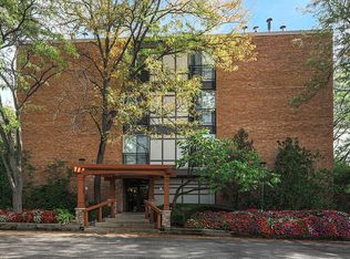 1833 Four Lakes Ave APT 4C, Lisle, IL 60532