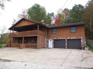 7142 Pike St, Mineral Wells, WV 26150