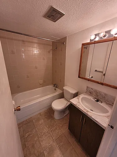 Floor plan 1601 23 Avenue S.W.