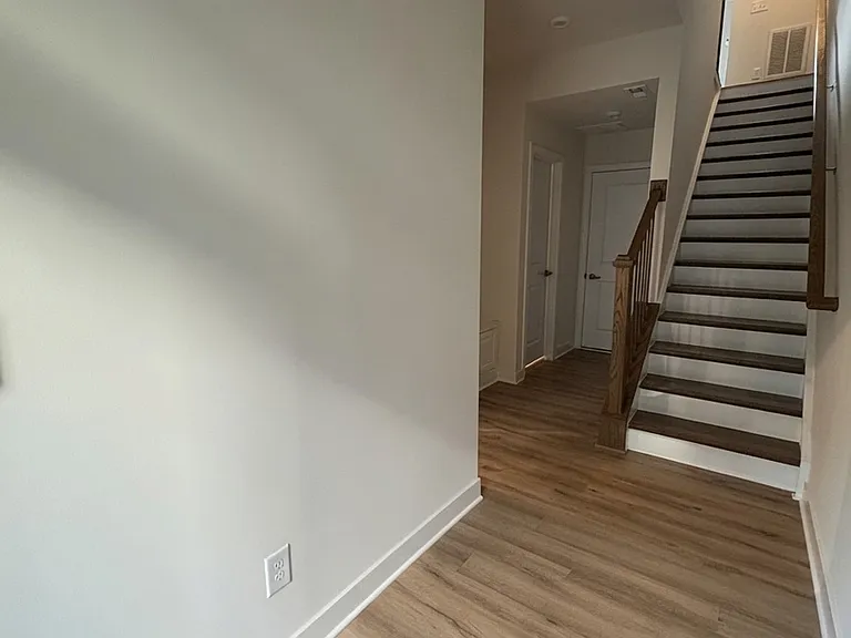 1312 Gleason Way — Photo 5