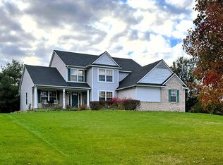 8934 Redstone Dr, Pinckney, MI