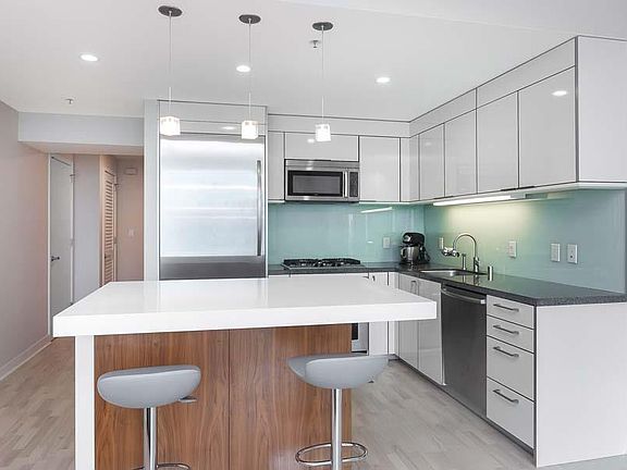 5th image of 338 Spear St Unit 30G