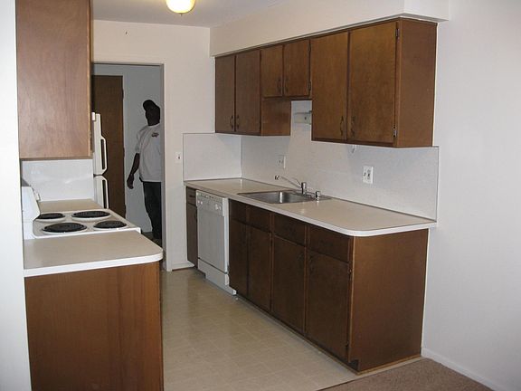 4th image of 21503 Greater Mack Ave #11