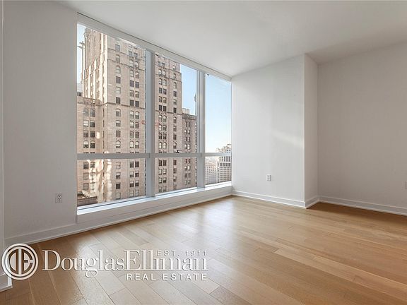 3rd image of 400 Park Ave S APT 28E