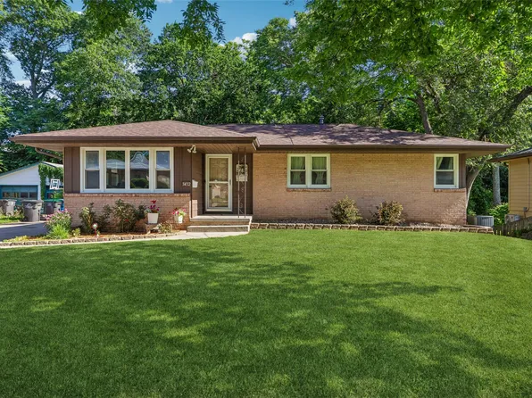 3432 Eastwood Dr, Des Moines, IA 50317