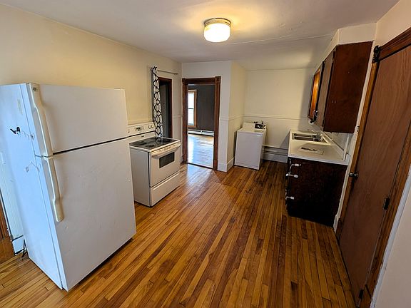 4th image of 717 Second Avenue