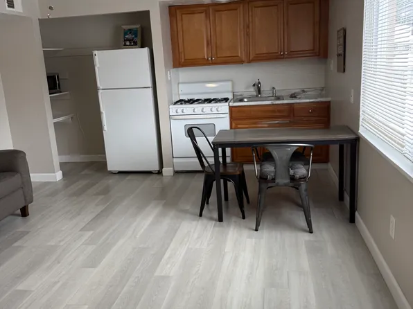 1621 Lincoln Way E APT 5, Massillon, OH 44646