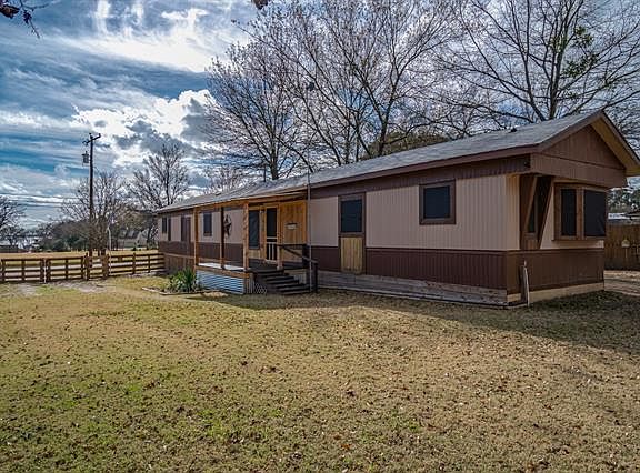 2nd image of 146 Boshart Way