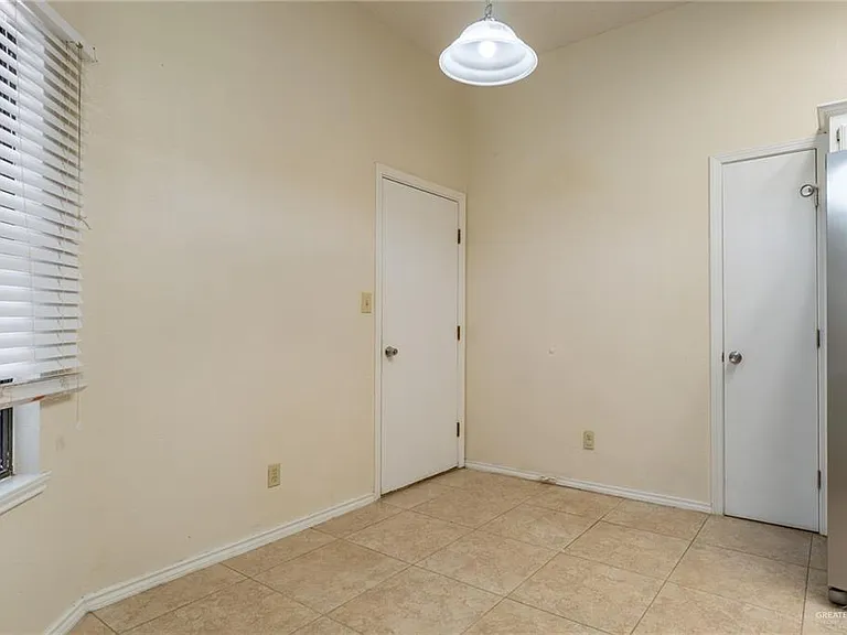 7508 N 22nd St — Photo 15