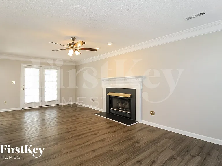 6011 Hickory Creek Rd — Photo 3