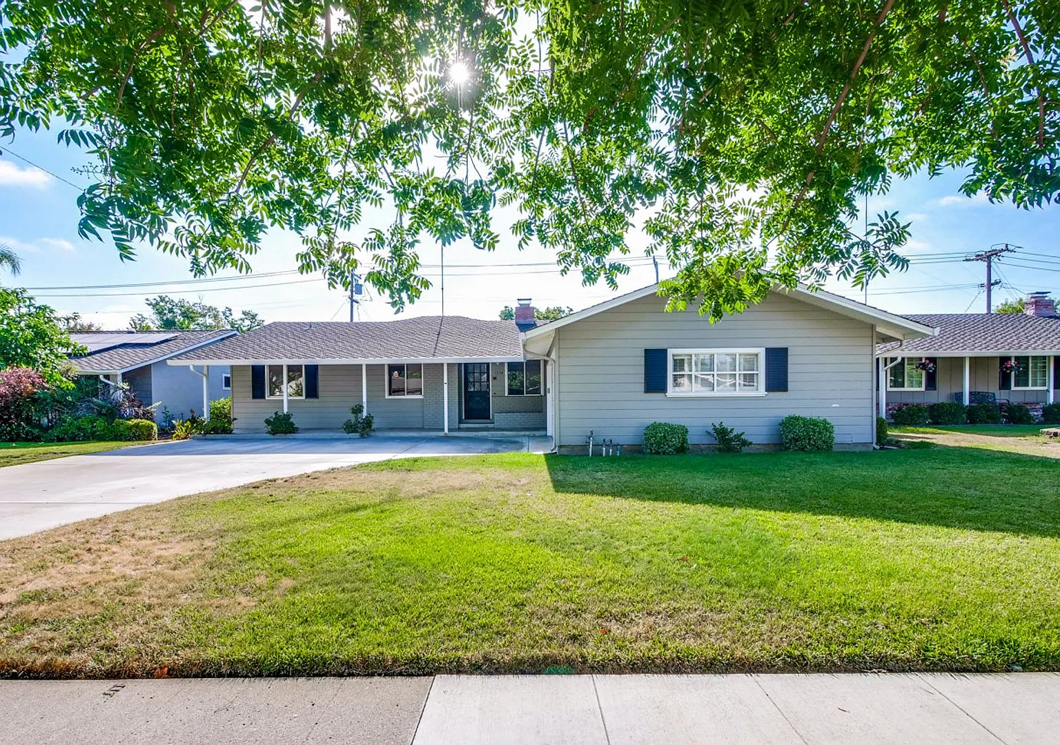 Welcome to this 3 bedroom 2 bathroom dog friendly home in West San Jose. — Photo 1