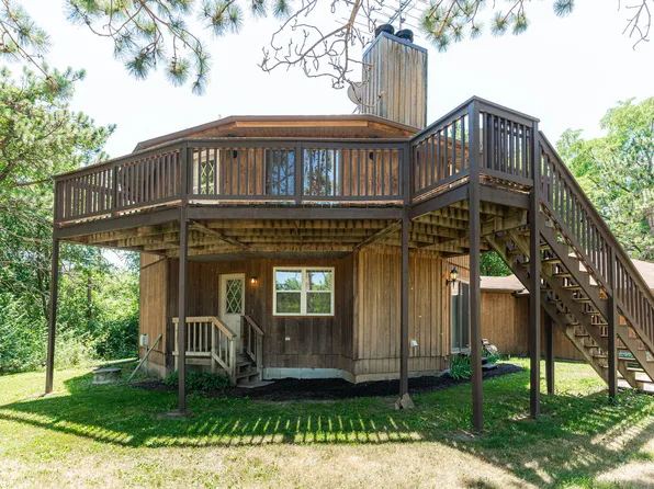 310 Vermillion Ln, Dixon, IL 61021