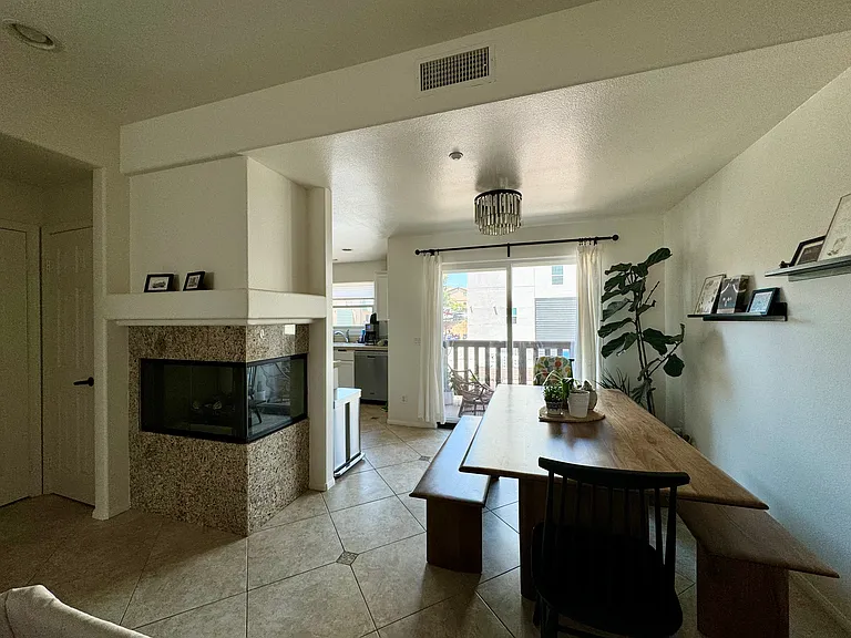 2919 E St #1 — Photo 6