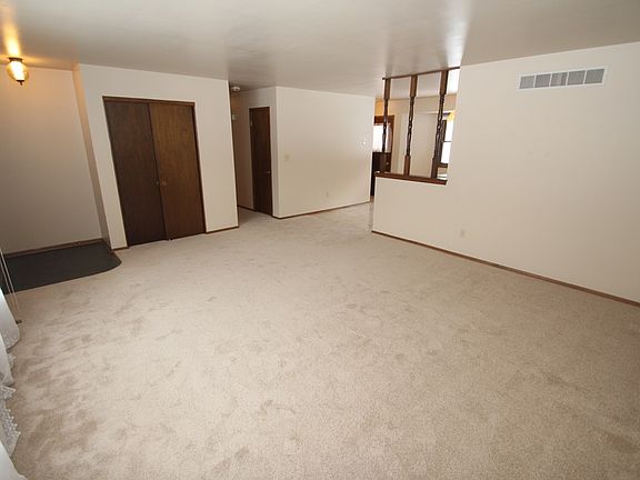 3rd image of 1576 Dover Dr
