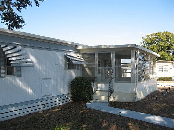 1st image of 13228 Grape Ave