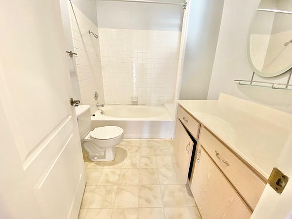 2nd image of 1900 N Torrey Pines Dr Unit 216
