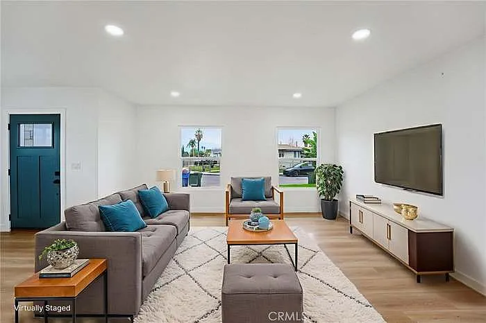 1634 Turrill Ave — Photo 5