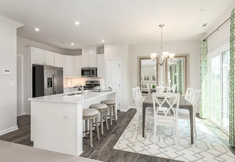 204 Dana Dr — Photo 18