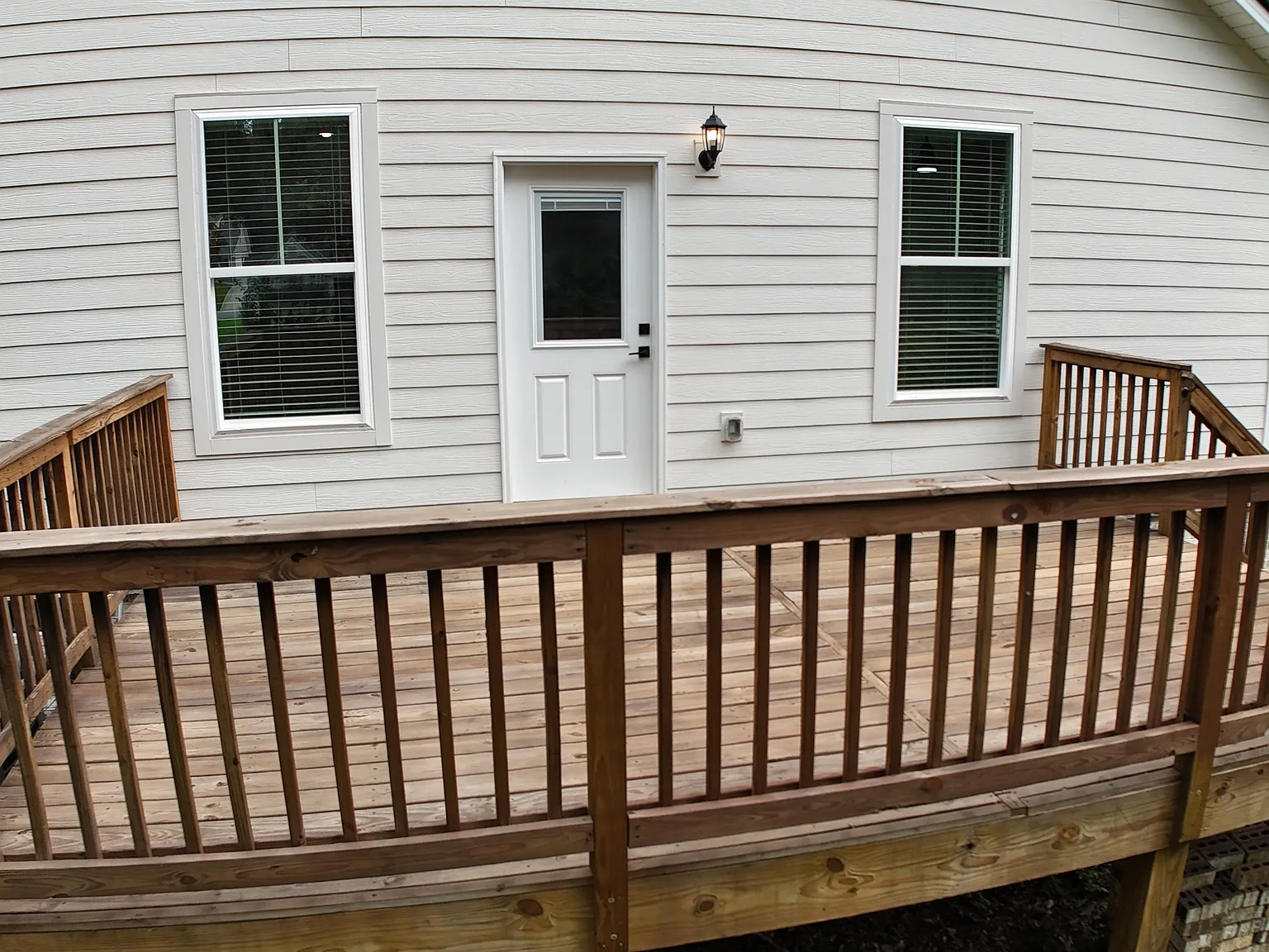 4 bed, 3.5 bath, 2250 sqft, $1,995 — Photo 3