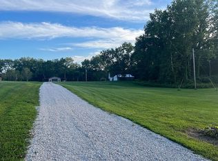 2824 Ranch Trail Rd, Waterloo, IL 62298