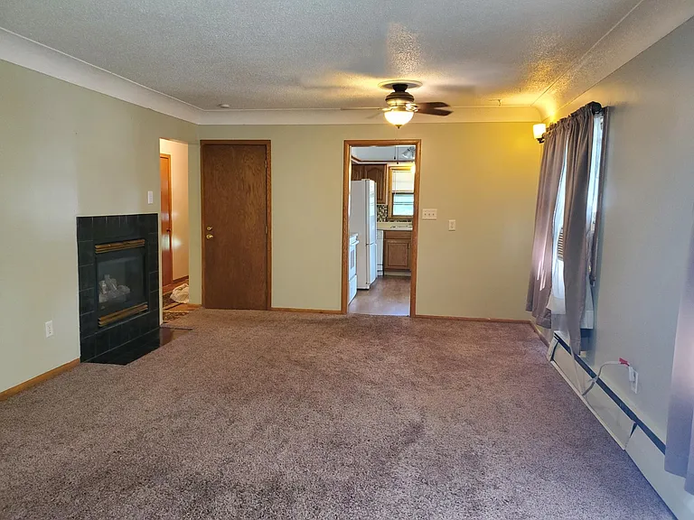 904 W River Rd — Photo 13