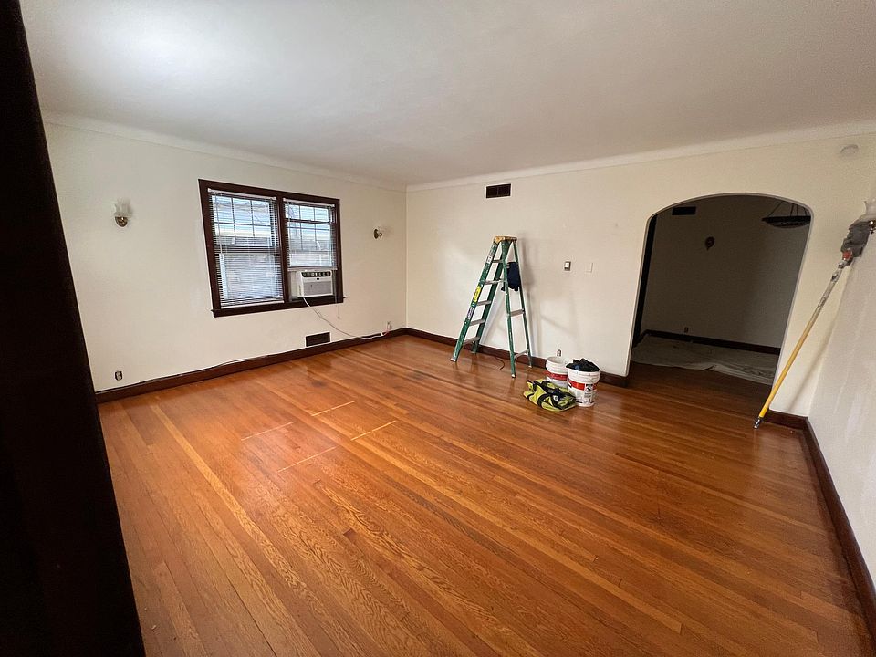 1st image of 409 Bement Ave #2
