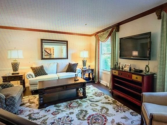 3rd image of 2116 Georgia Dr