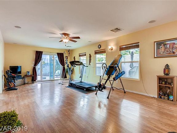 4th image of 7609 Charm Ct